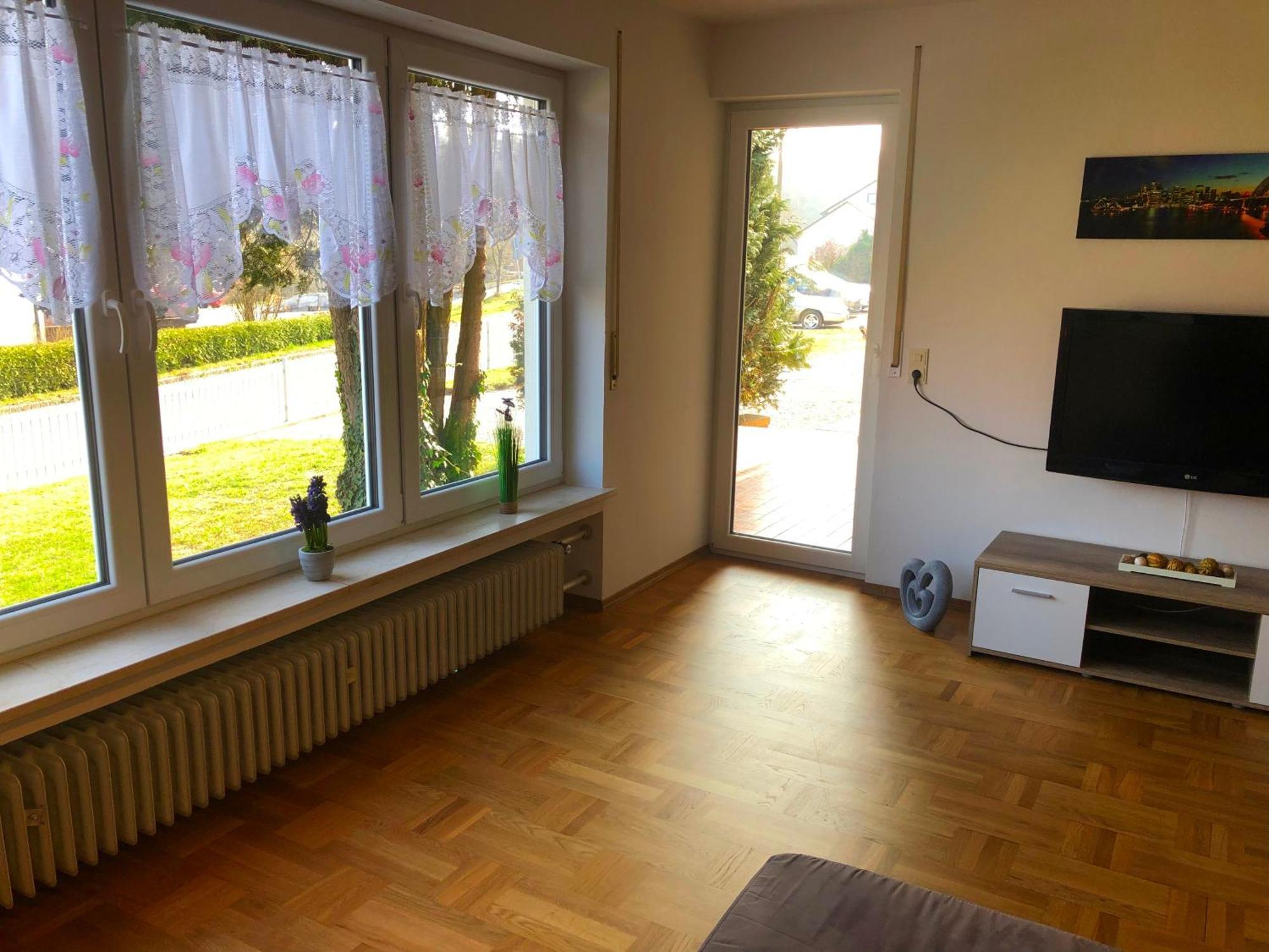 Ferienwohnungen / Ferienhaus Adelsried Bagian luar foto