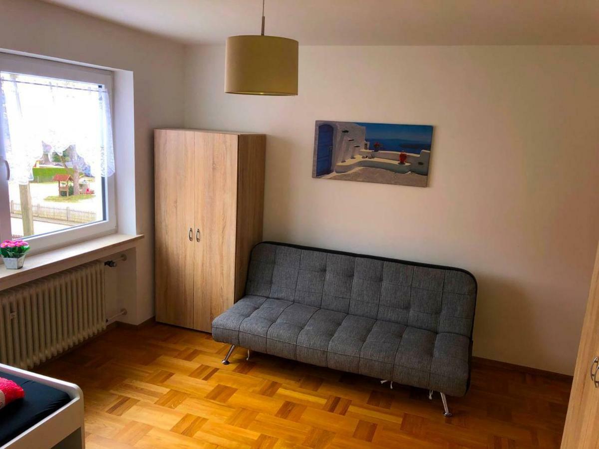 Ferienwohnungen / Ferienhaus Adelsried Bagian luar foto